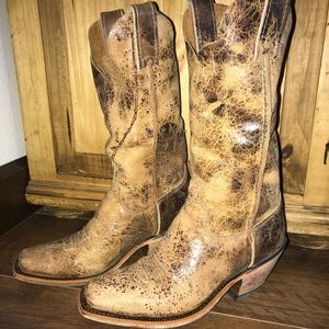 Justin women’s bent rail distressed cowboy boots